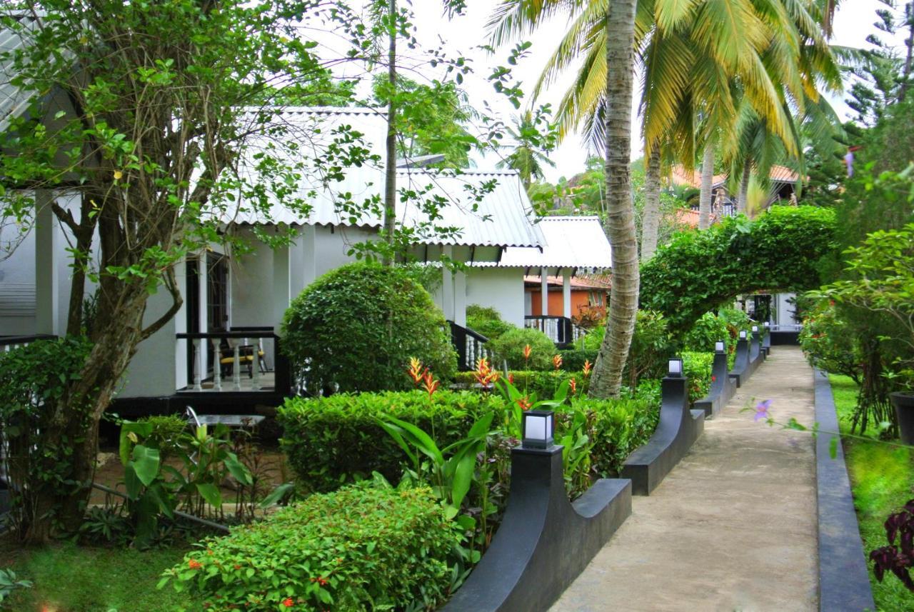 Hotel Flower Garden Unawatuna Exterior photo